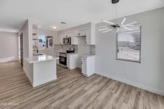 Photo #6: 6722359 Listing