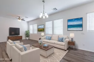 Photo #4: 6722531 Listing