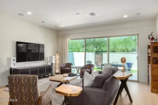 Photo #3: 6722580 Listing