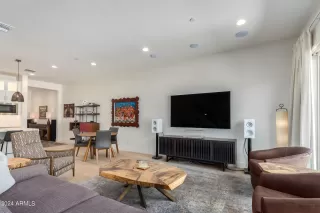 Photo #4: 6722580 Listing