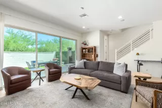 Photo #5: 6722580 Listing