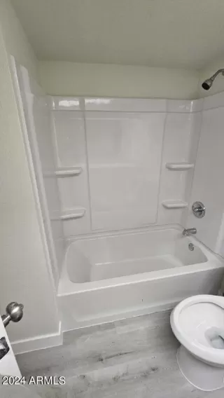 Photo #5: 6722657 Listing