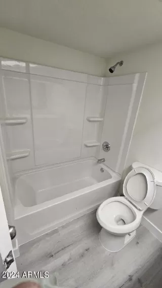 Photo #6: 6722657 Listing