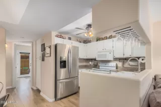 Photo #5: 6722689 Listing