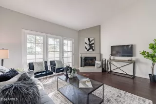 Photo #6: 6722709 Listing