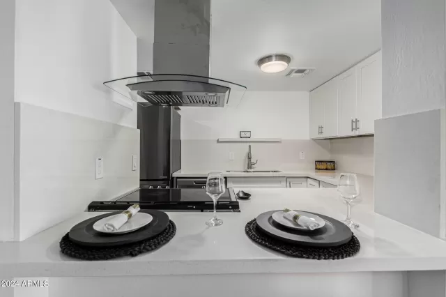 MLS: 6722739 Condo For Sale