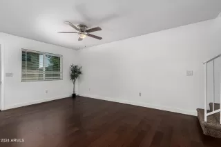 Photo #5: 6722739 Listing