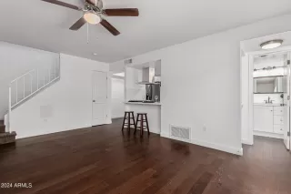 Photo #6: 6722739 Listing