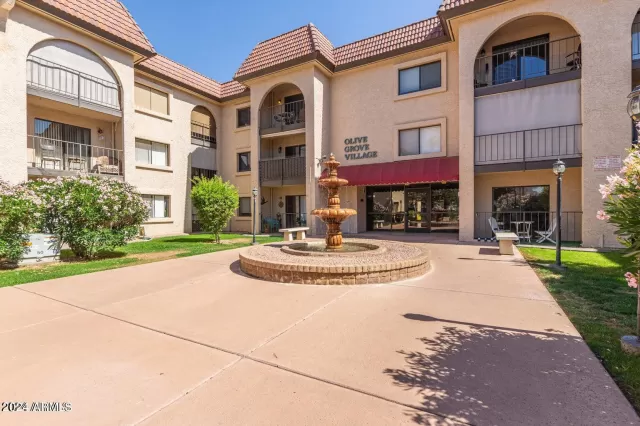 MLS: 6722871 Condo For Sale