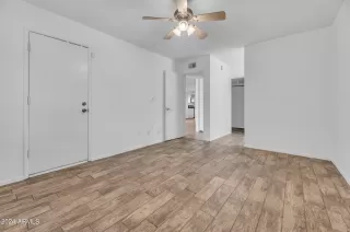 Photo #6: 6722880 Listing