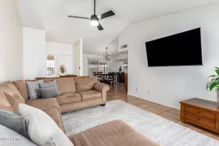 Photo #4: 6722925 Listing