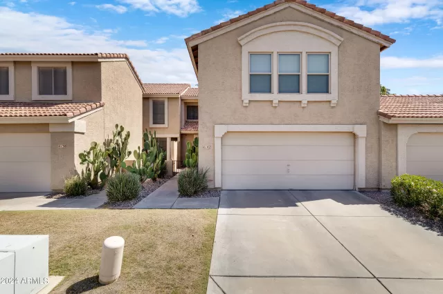 MLS: 6722944 Condo For Sale