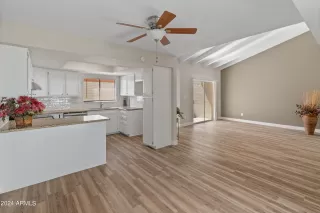 Photo #6: 6722989 Listing