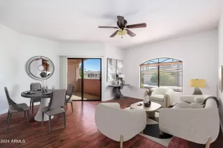 Photo #5: 6723540 Listing