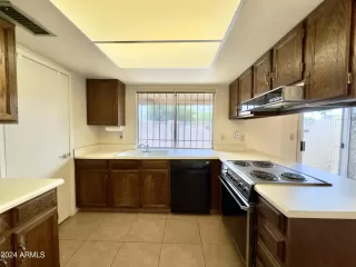 Photo #6: 6723882 Listing