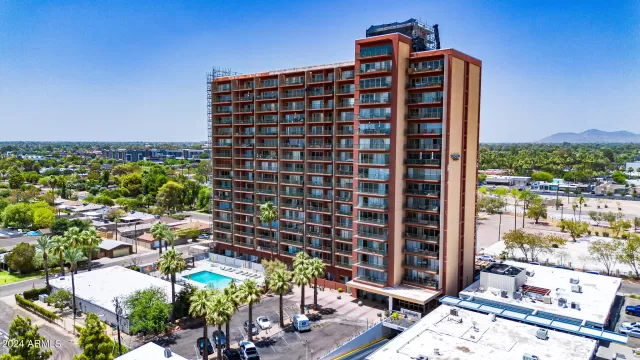 MLS: 6723904 Condo For Sale