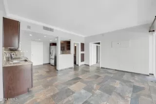 Photo #6: 6723904 Listing