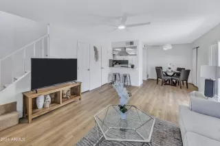 Photo #5: 6724124 Listing 