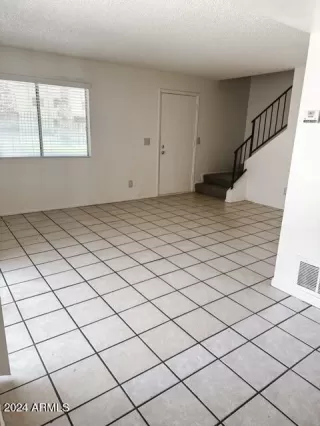 Photo #2: 6724233 Listing 