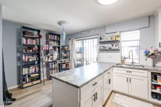 Photo #6: 6724452 Listing