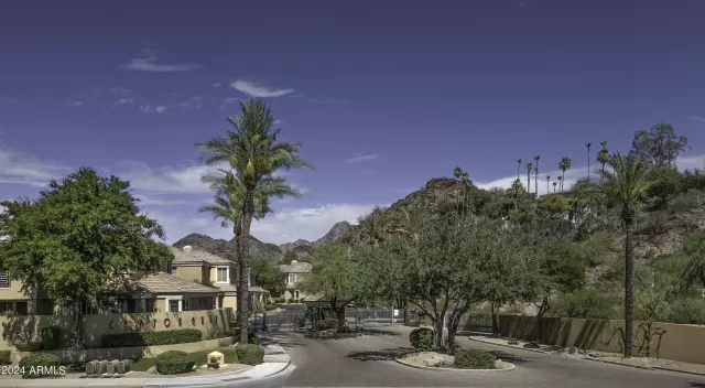 MLS: 6724511 Condo For Sale