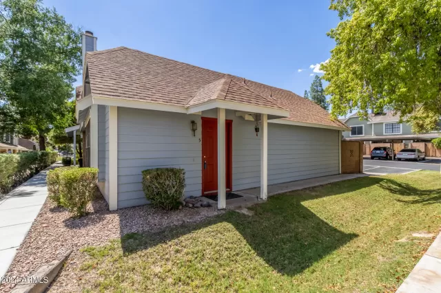 MLS: 6724531 Condo For Sale