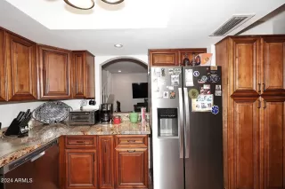 Photo #5: 6724750 Listing