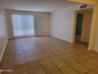 Photo #3: 6724833 Listing