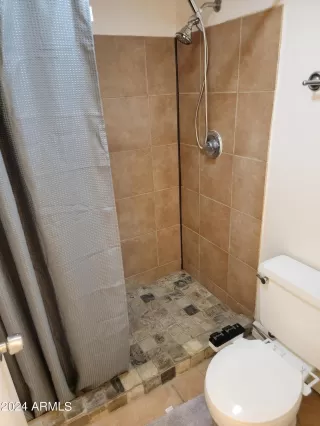 Photo #5: 6724833 Listing