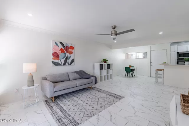 MLS: 6724935 Condo For Sale