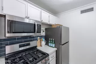 Photo #4: 6724935 Listing