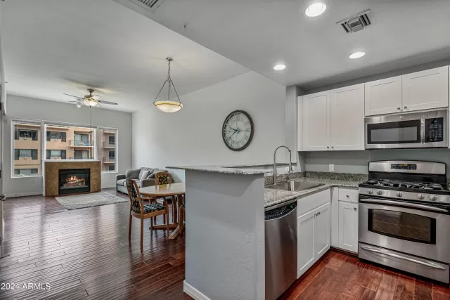 MLS: 6724967 Condo For Sale