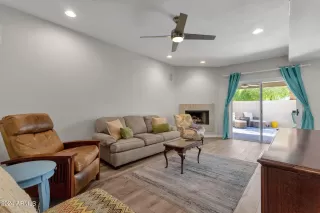 Photo #5: 6725153 Listing