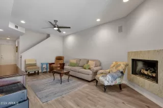 Photo #6: 6725153 Listing