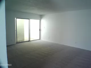 Photo #4: 6725439 Listing