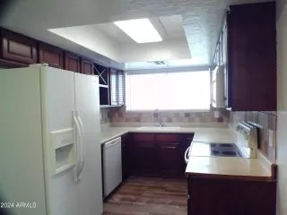 Photo #6: 6725439 Listing