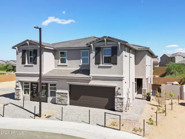 MLS: 6725483 Condo For Sale
