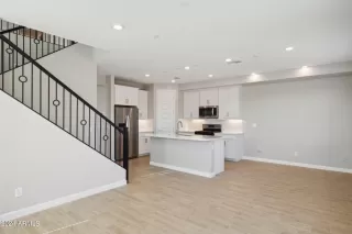 Photo #2: 6725483 Listing