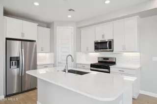 Photo #4: 6725483 Listing