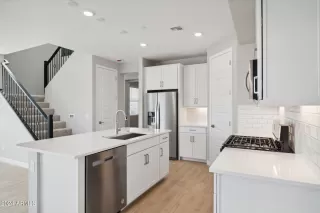 Photo #5: 6725483 Listing