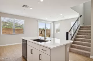 Photo #6: 6725483 Listing