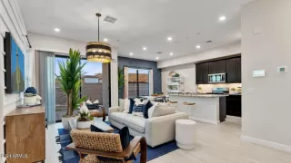 Photo #3: 6725523 Listing