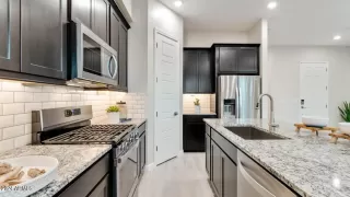 Photo #6: 6725523 Listing