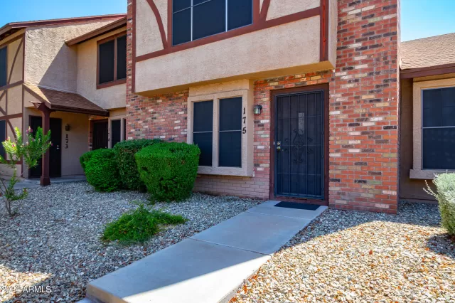 MLS: 6725551 Condo For Sale