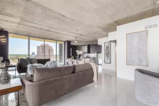 Photo #5: 6725633 Listing