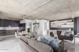 Photo #6: 6725633 Listing