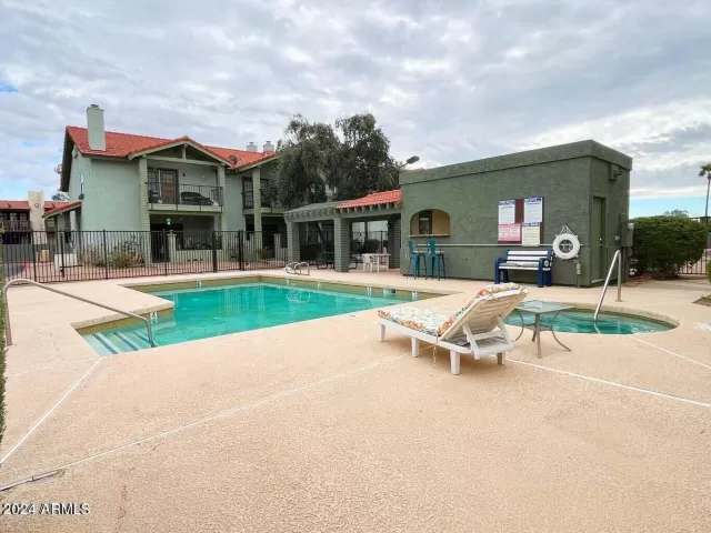 MLS: 6725694 Condo For Sale