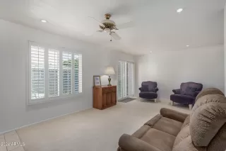 Photo #6: 6725828 Listing