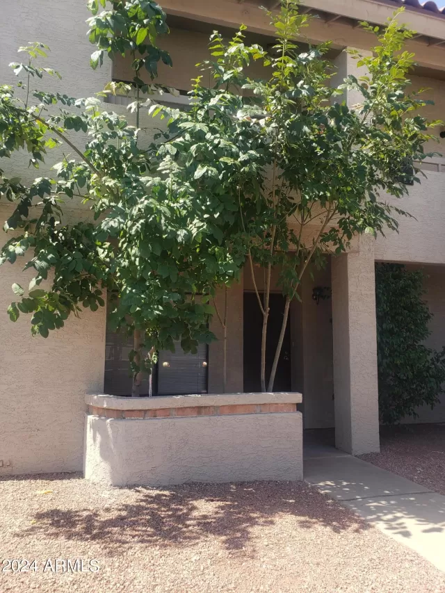 MLS: 6725885 Condo For Sale