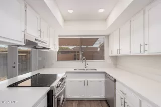 Photo #5: 6725943 Listing